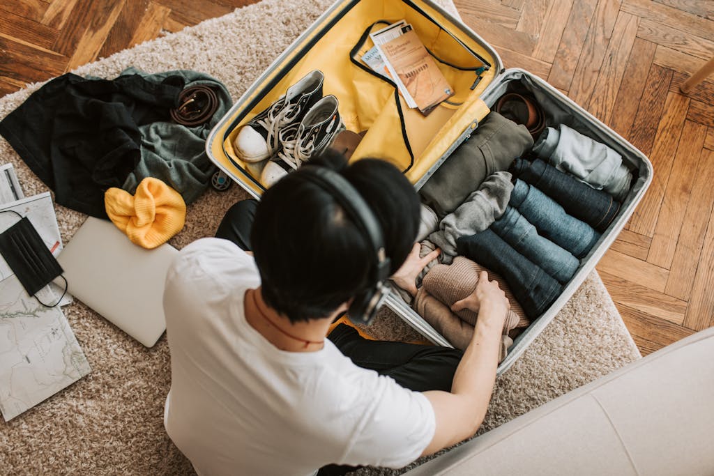Ultimate Guide to Packing Light and Still Looking Fab for Solo Travelers